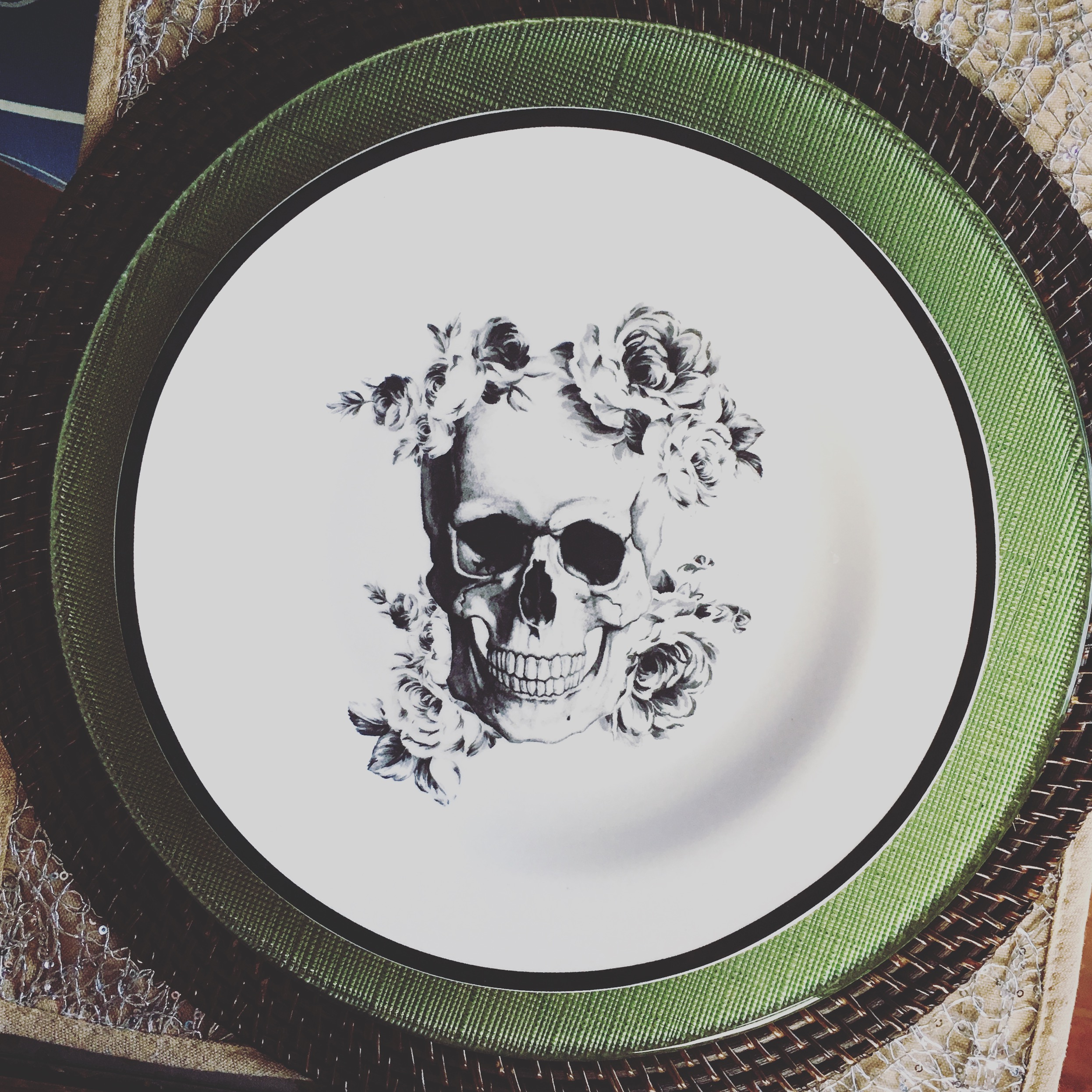 skull-dinner-plate